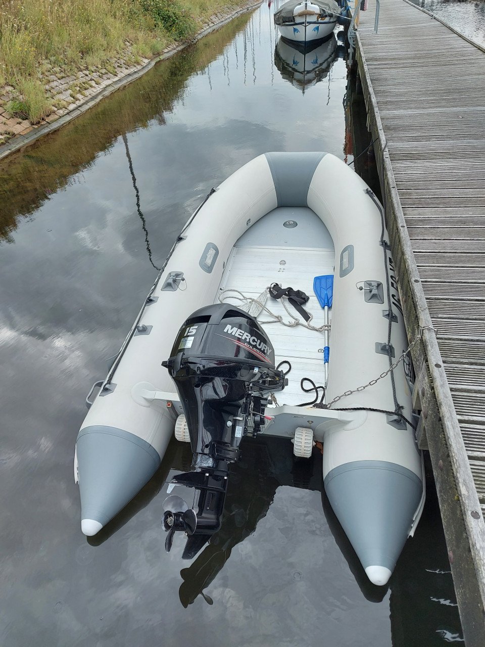 Basemarine 360 met mercury 15 pk
