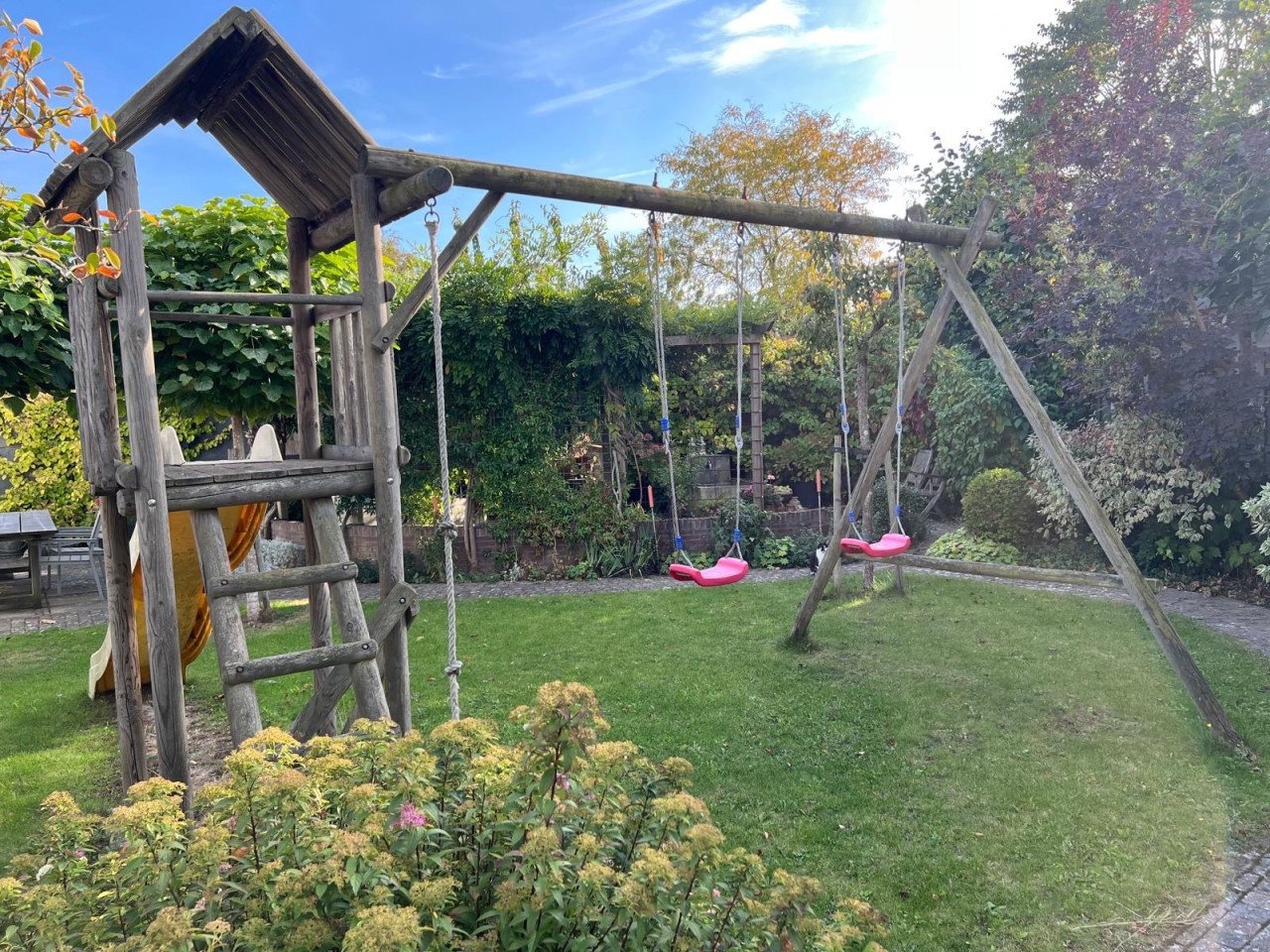 Speeltoestel tuin met glijbaan schommels voor buiten