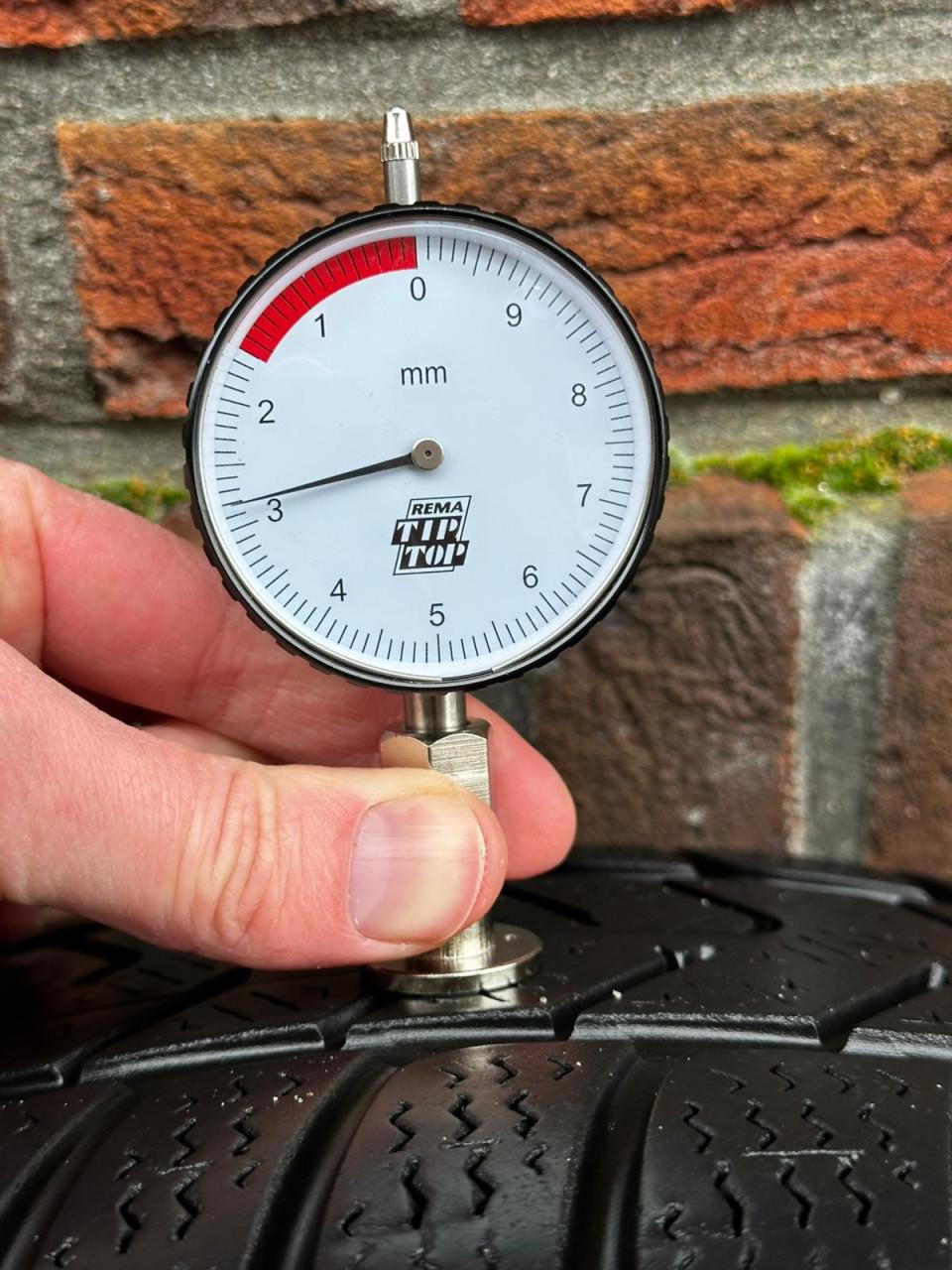 Pirelli Sottozero 3 winterset 215/55/R18 Nissan Qashqai