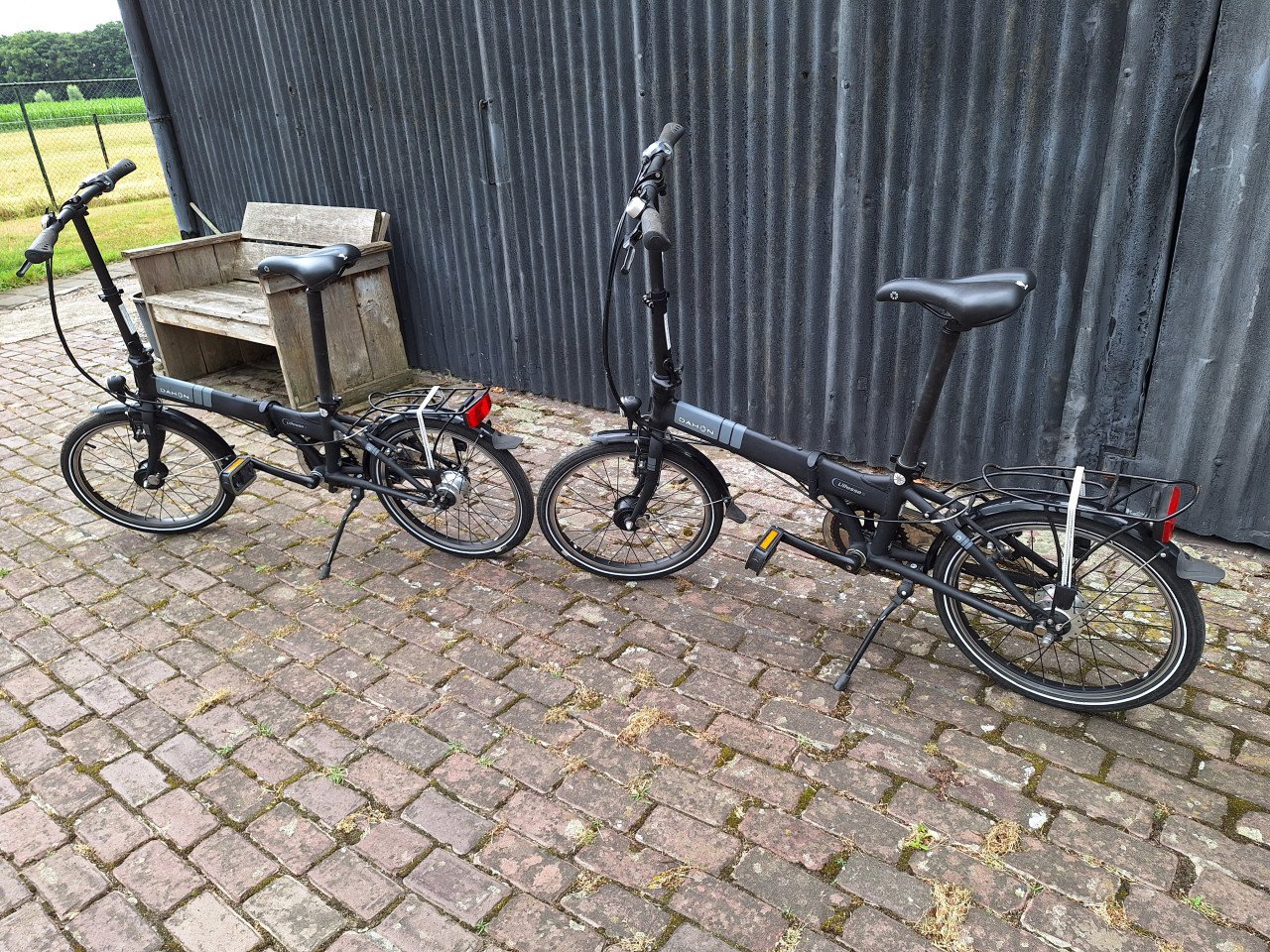 2 Dahon vouwfietsen, 275 euro per stuk
