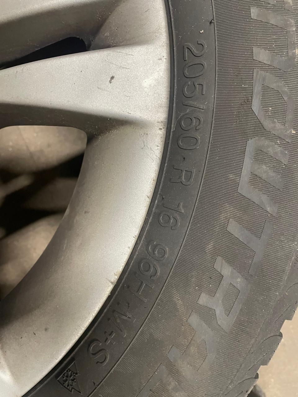 Velgen met winterbanden bmw 3 serie