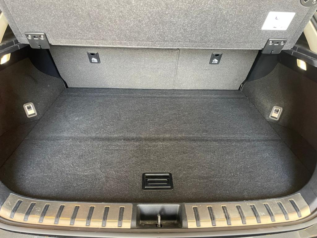 Lexus Nx 300h awd business line