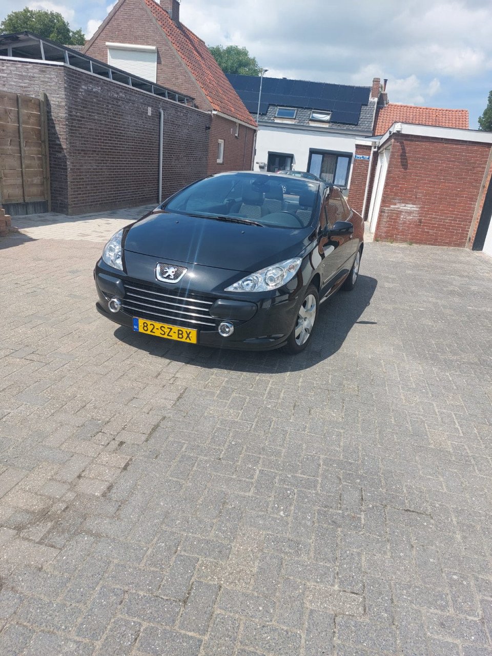 Peugeot 307 CC Zwart 2.0 16V