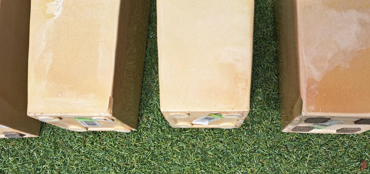 4 dezelfde bloempotten