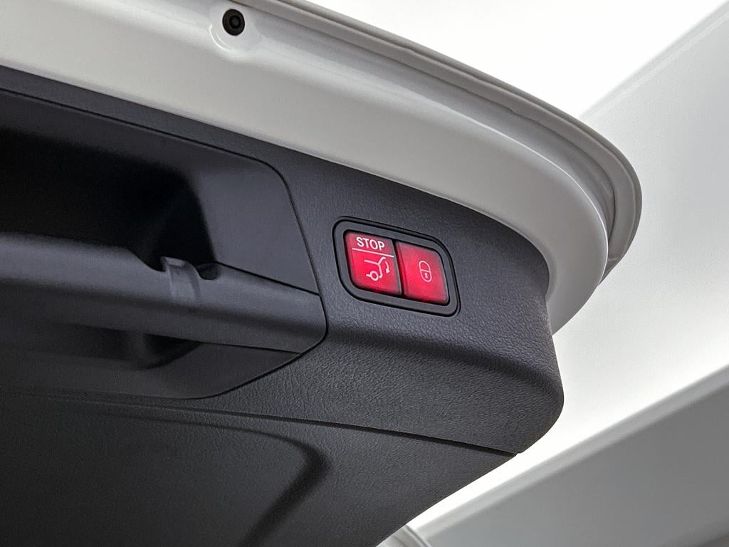 Mercedes-Benz Gla-klasse 180 business solution amg | premium plus pakket | 