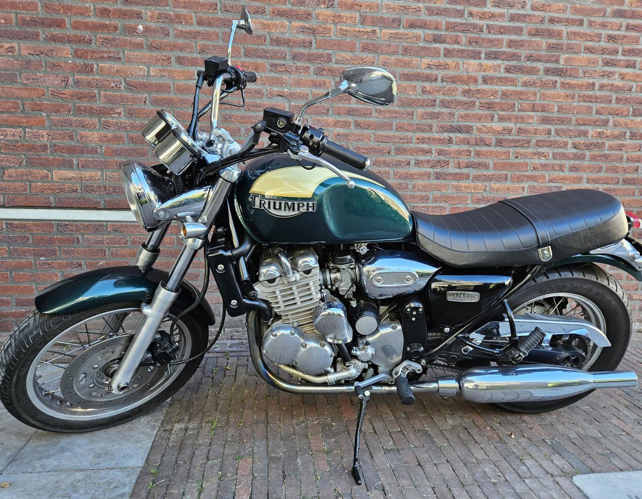 Triumph Thunderbird 900