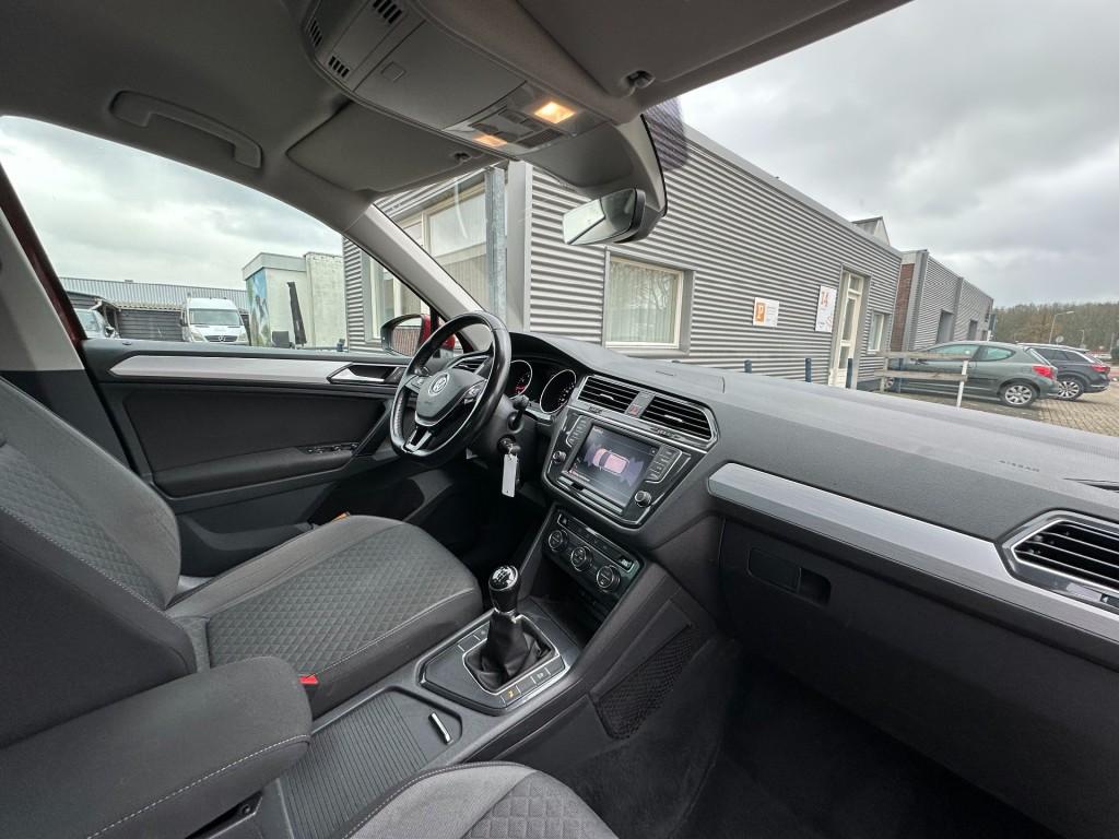 Volkswagen Tiguan 1.4 tsi comfortline wegklapbare trekhaak 1e eigenaar pdc