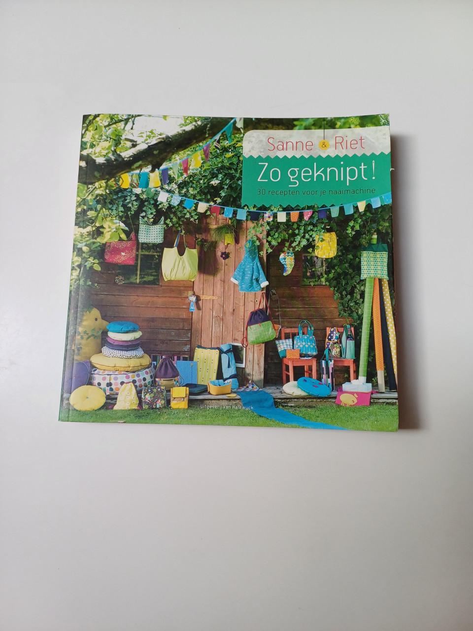 HAAK-, BREI EN NAAIBOEKEN