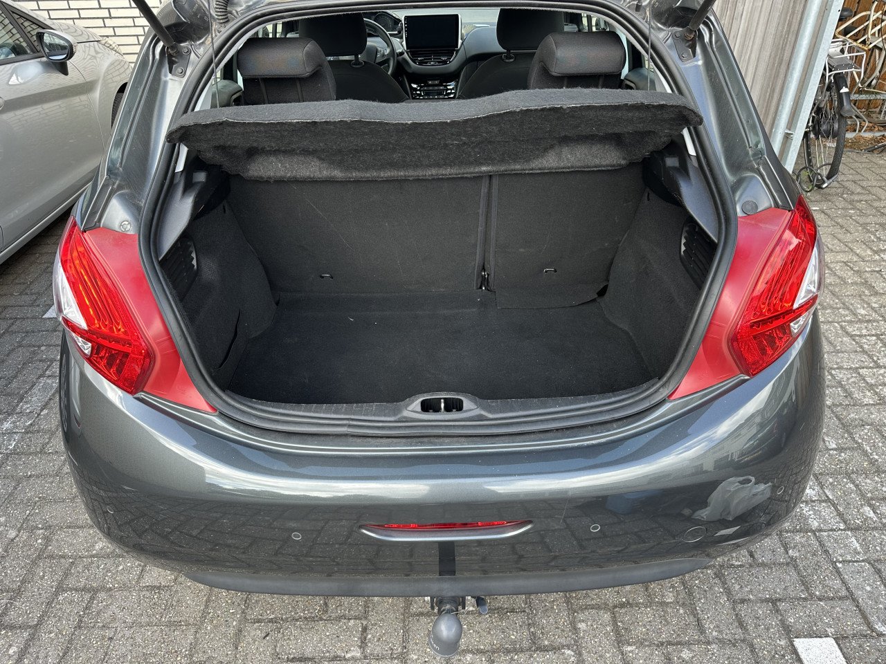 Peugeot 208 1.2 VTi Envy CarPlay/climate/phulp/trekhaak