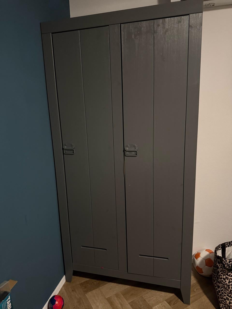 Jongens bed 90x200 cm + kleding kast en matras