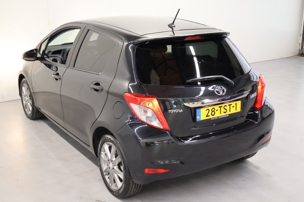 Toyota Yaris 1.3 vvt-i dynamic