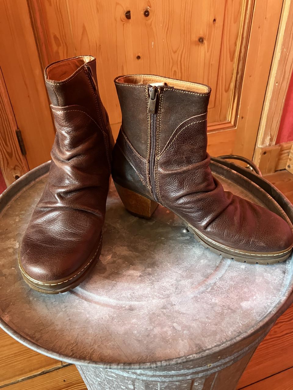 Lederen enkellaarsjes The Art Company