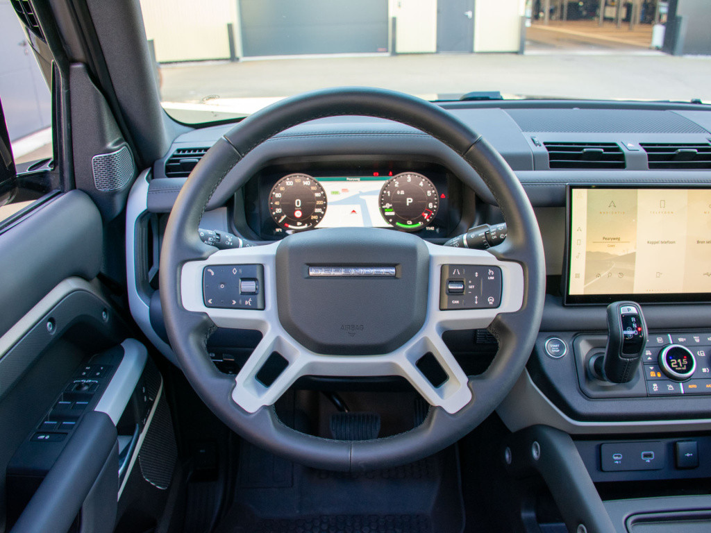 Land Rover Defender 2.0 p400e 110 x-dynamic hse carbon l milltek uitlaatsys