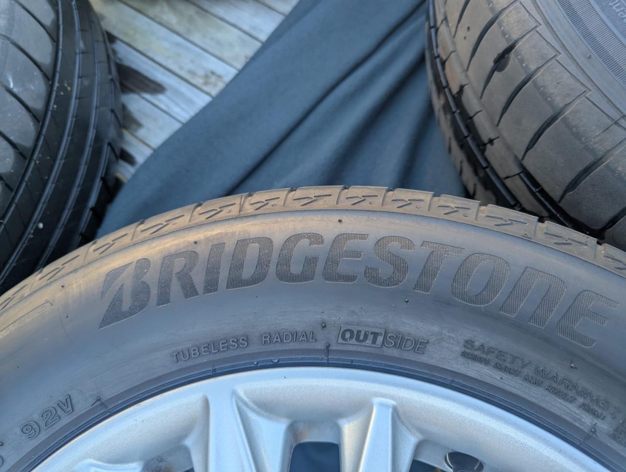 Zomerbanden met velgen