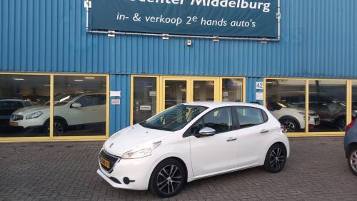 Peugeot 208 1,0 VTI Access 5deurs bj:2013 airco navigatie apk 9-2027