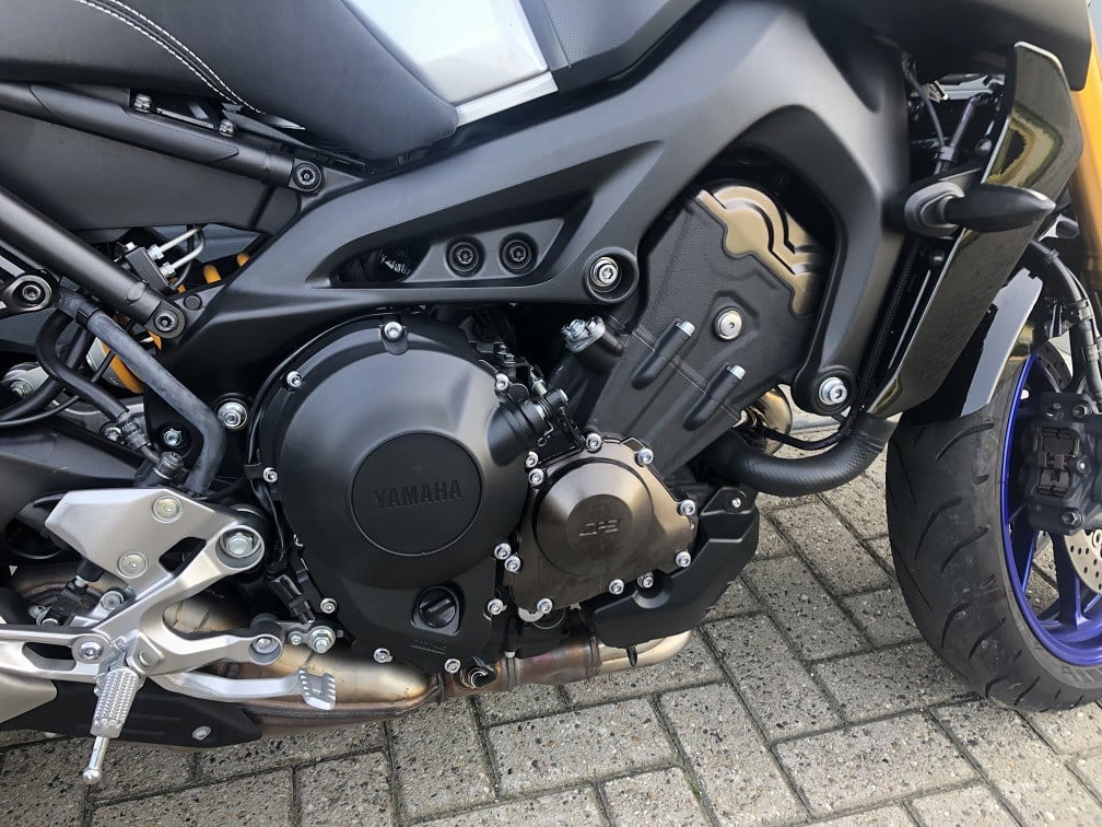 Yamaha MT09-SP met slechts 3956 km!! Gewoon nieuw, incl boekjes etc €8999,-