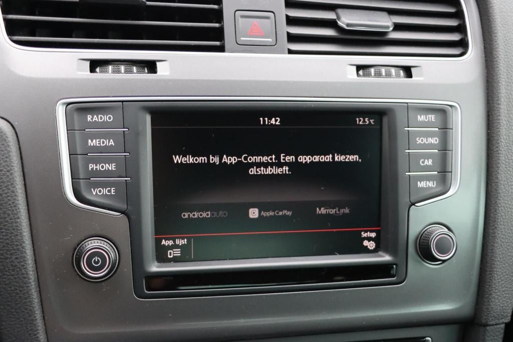 Volkswagen Golf 1.2 tsi connected series 110pk