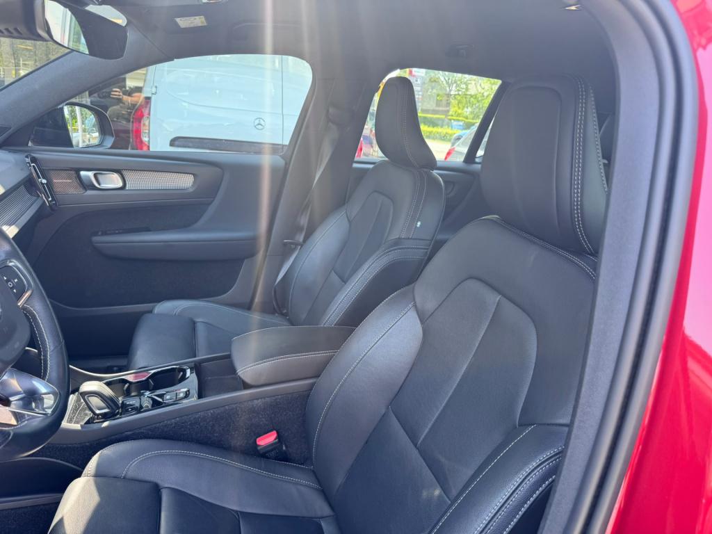 Volvo XC40 1.5 t5 recharge r-design