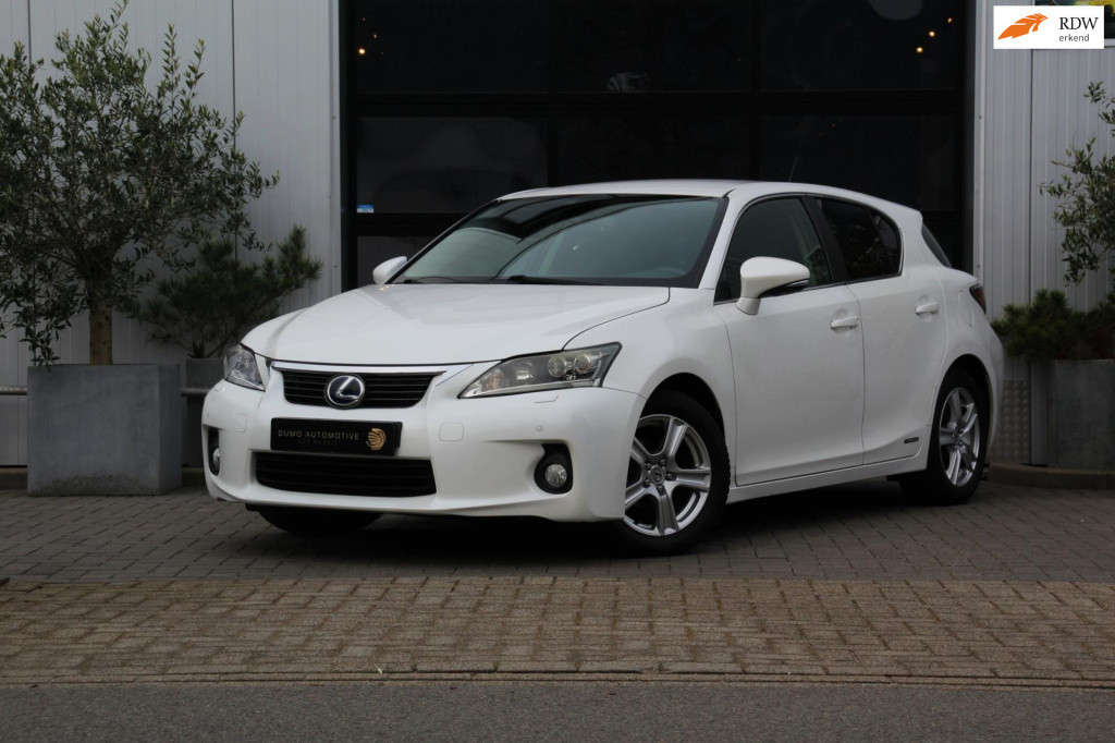 Lexus Ct 200h hybrid - pdc rondom + camera - stoel verw - xenon - parelwit 