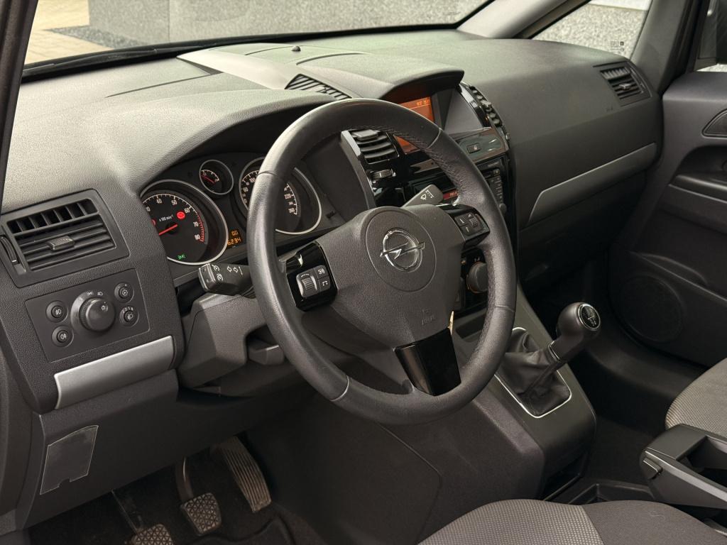 Opel Zafira 1.8 cosmo | 7-zitter | bluetooth | navigatie | cruise | climate