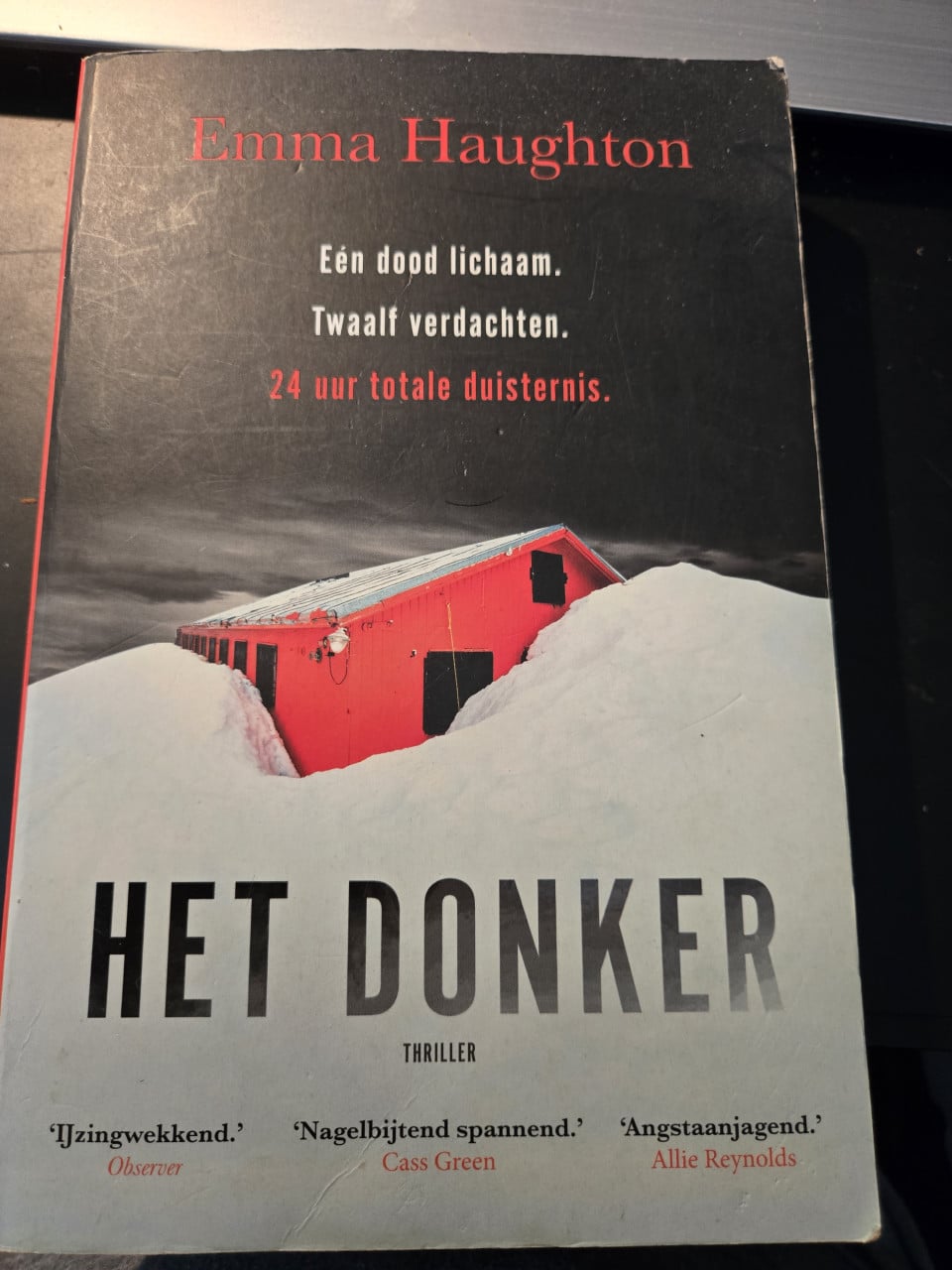Thriller Het donker van auteur Emma Haughton,  2021
