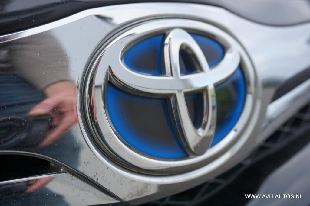 Toyota Auris 1.8 full hybrid dynamic business