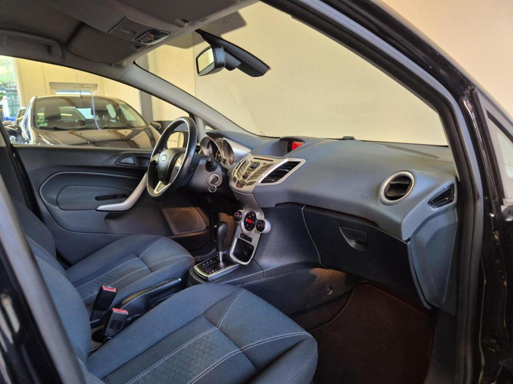 Ford Fiesta 1.4 titanium / automaat / nieuwe distriebutieriem