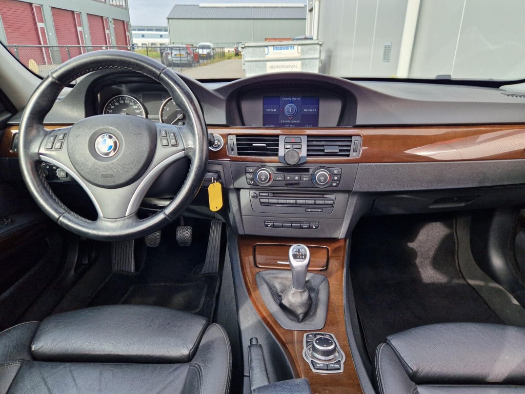 BMW 3-serie touring 320i high executive