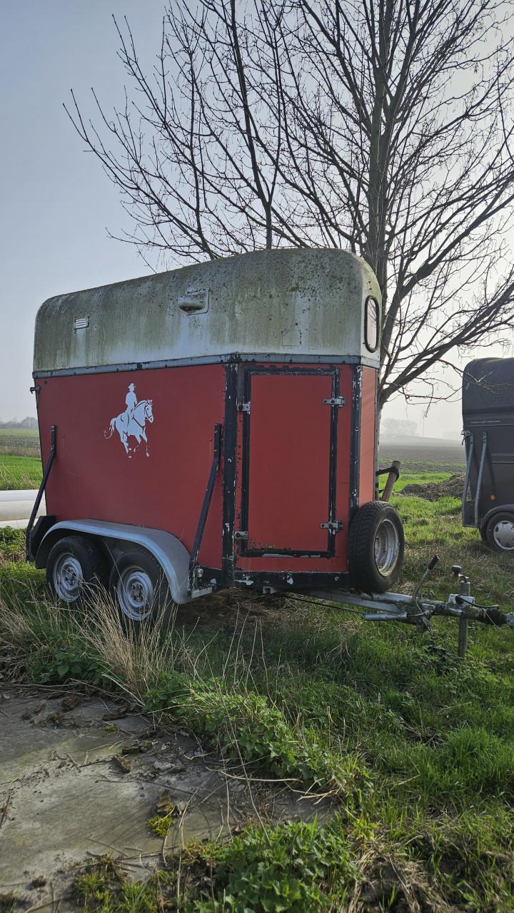 1.5 paards trailer