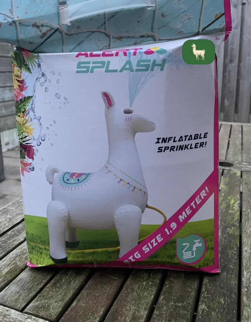 Opblaas lama sproeier