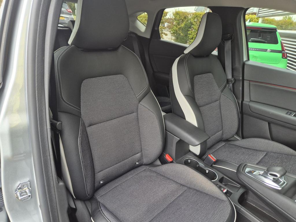 Renault Captur 1.3 tce 130 edc automaat intens verkocht