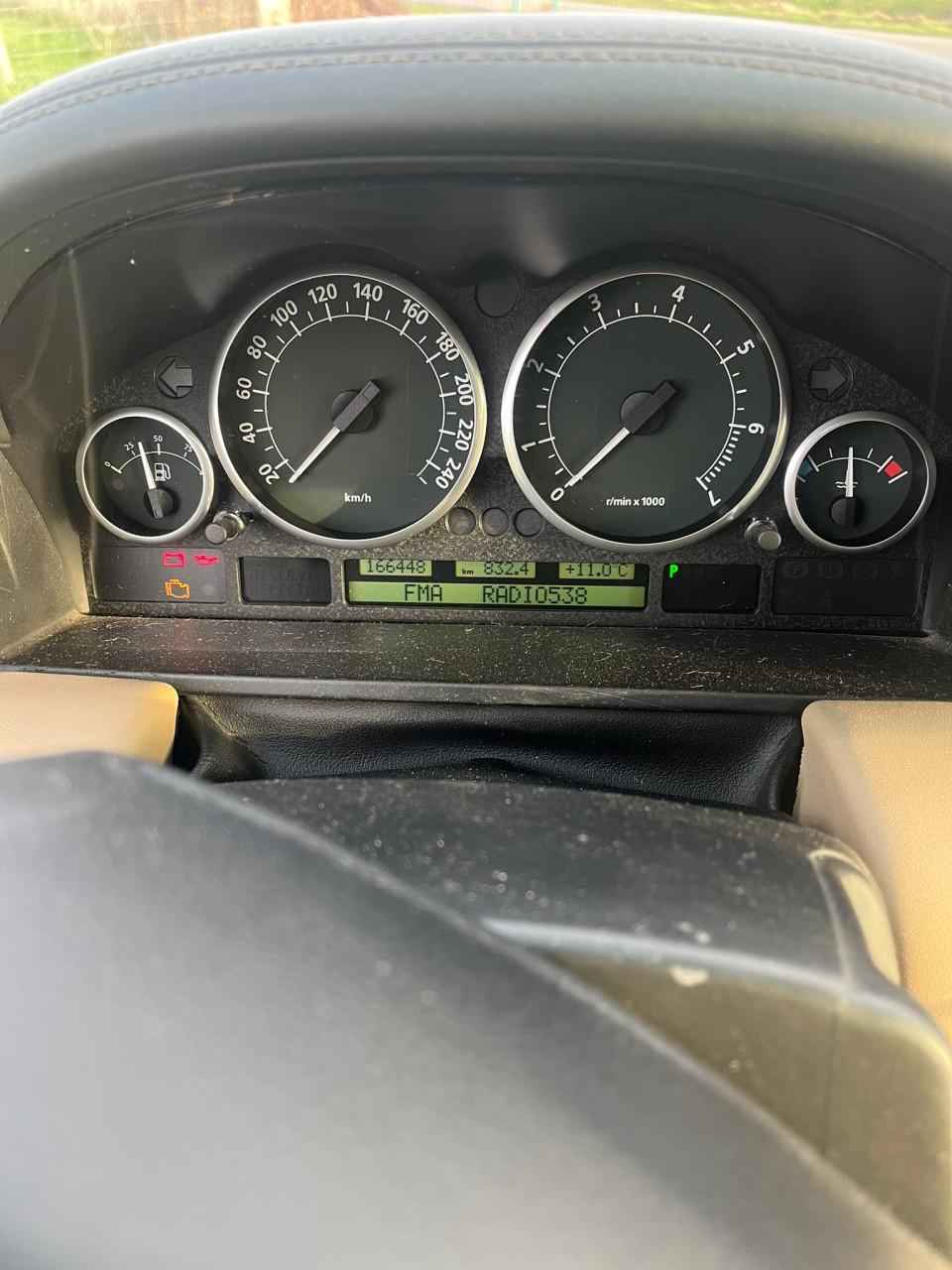 Land Rover 2004 Zwart, roestvrij!