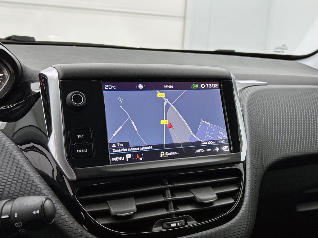 Peugeot 208 82pk blue lease executive | rijklaar | navigatie | climate cont
