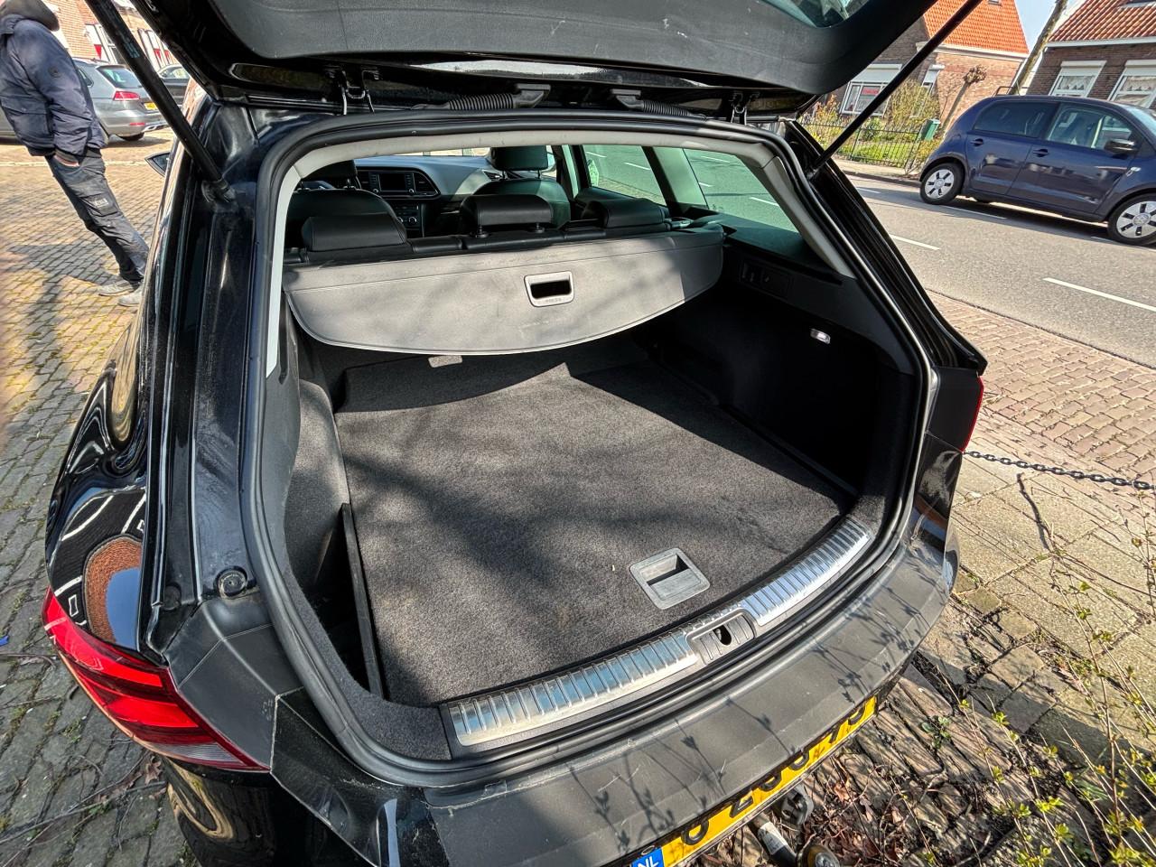 Seat Leon 1.6 TDI 2014 Trekhaak Zwart