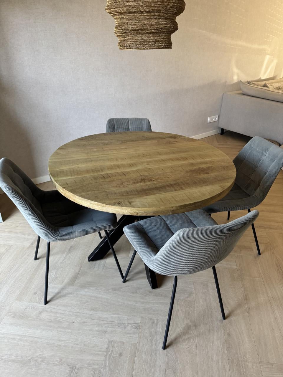Ronde mango eettafel 110 cm + 4 stoelen
