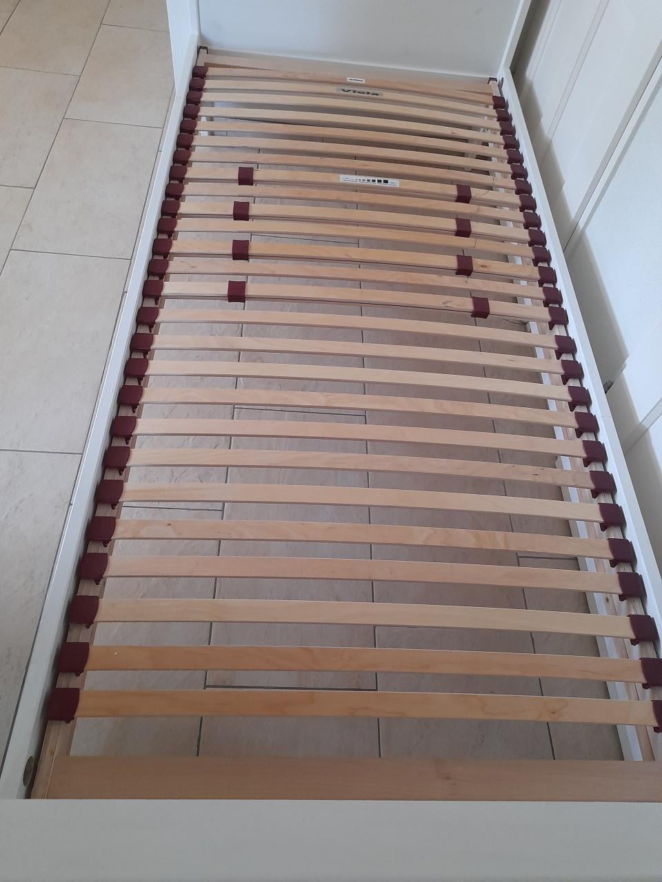 Mooi 1persoons bed (in goede nette staat ) 90 x 200