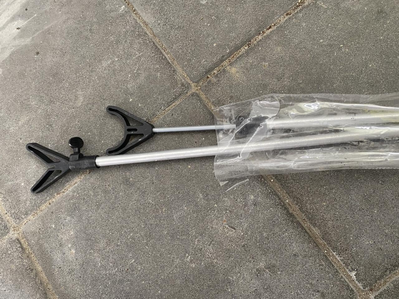 Fishing rod, chair, net, food, bag. All inclusife!