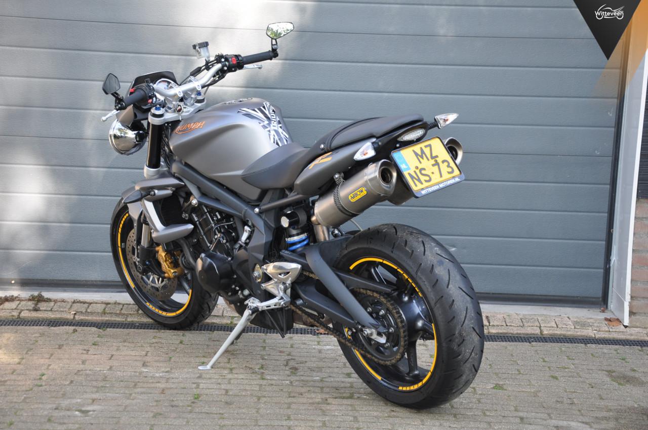 Triumph Street Triple R 675