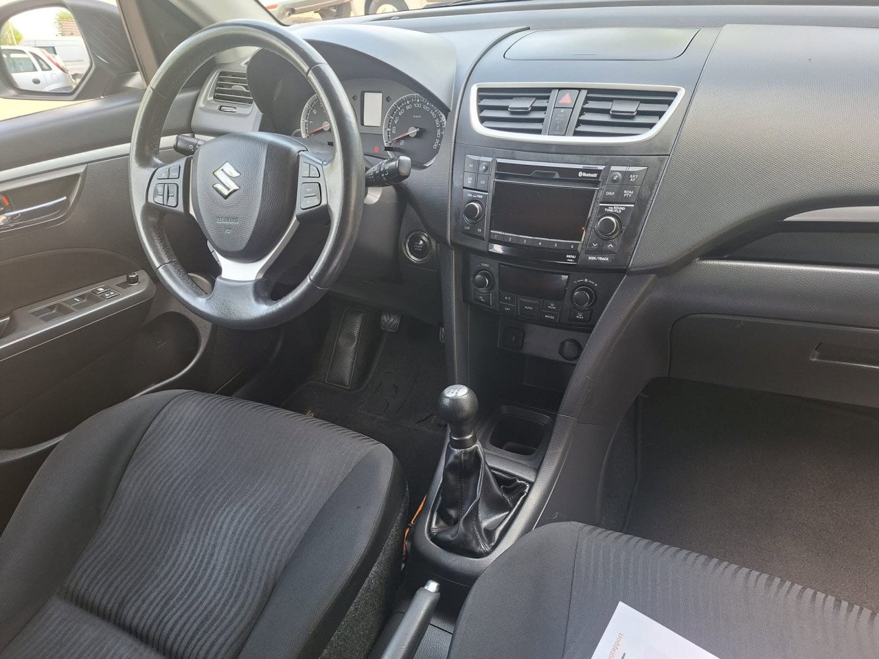 Suzuki SWIFT 1.2i Exclusive EASSS 5deurs bj:2011 airco lm-velgen i.z.g.st