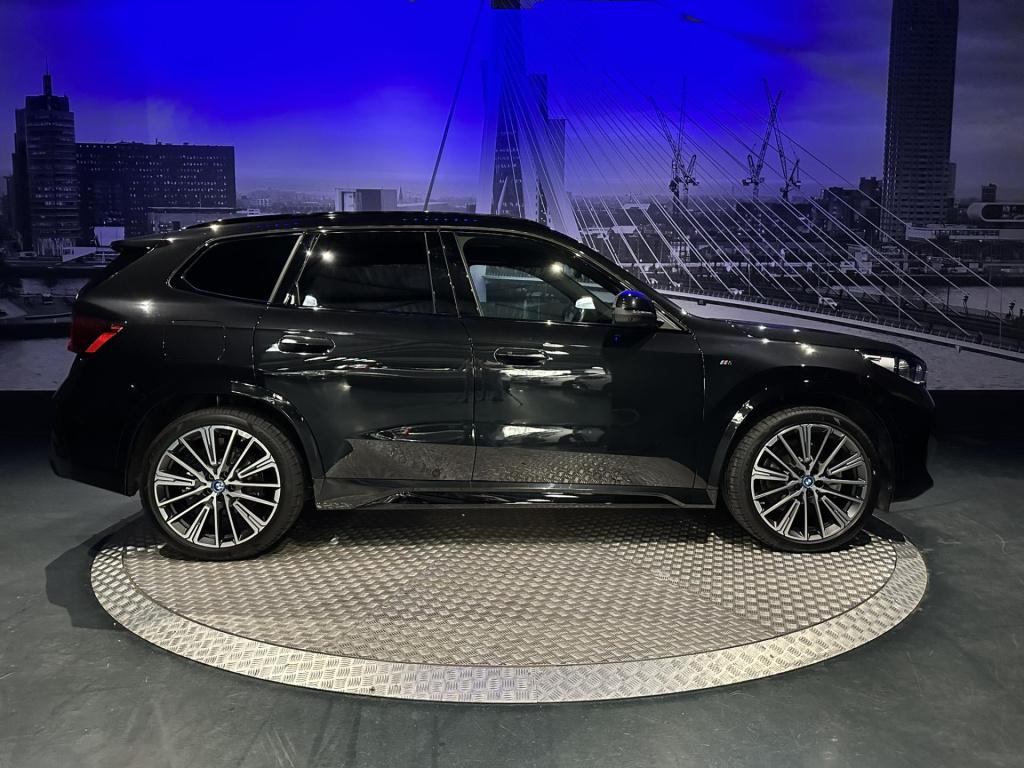 BMW X1 xdrive25e m-pakket *pano*hud*360camera*driveasspro*