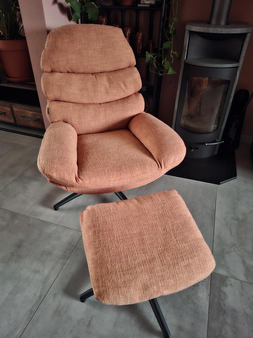 Gave draaifauteuil met hocker roze