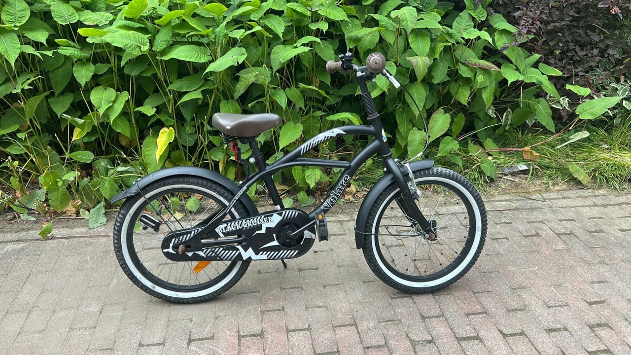 Volare Black Cruiser 18inch