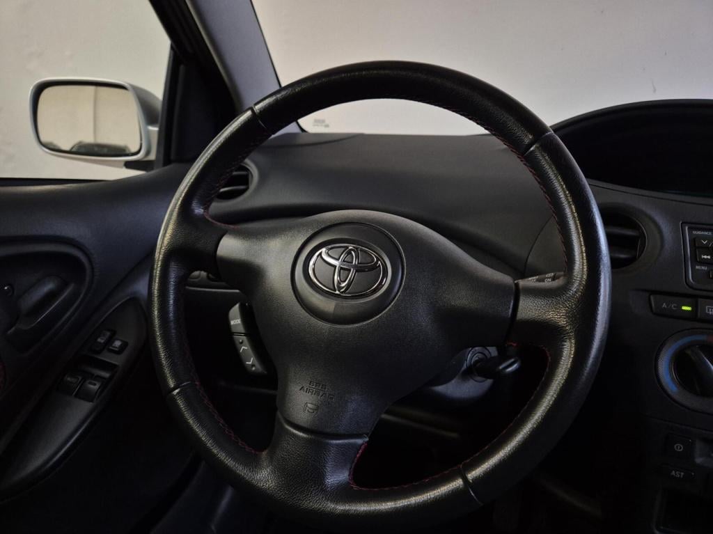 Toyota Yaris 1.3 vvt-i s-line