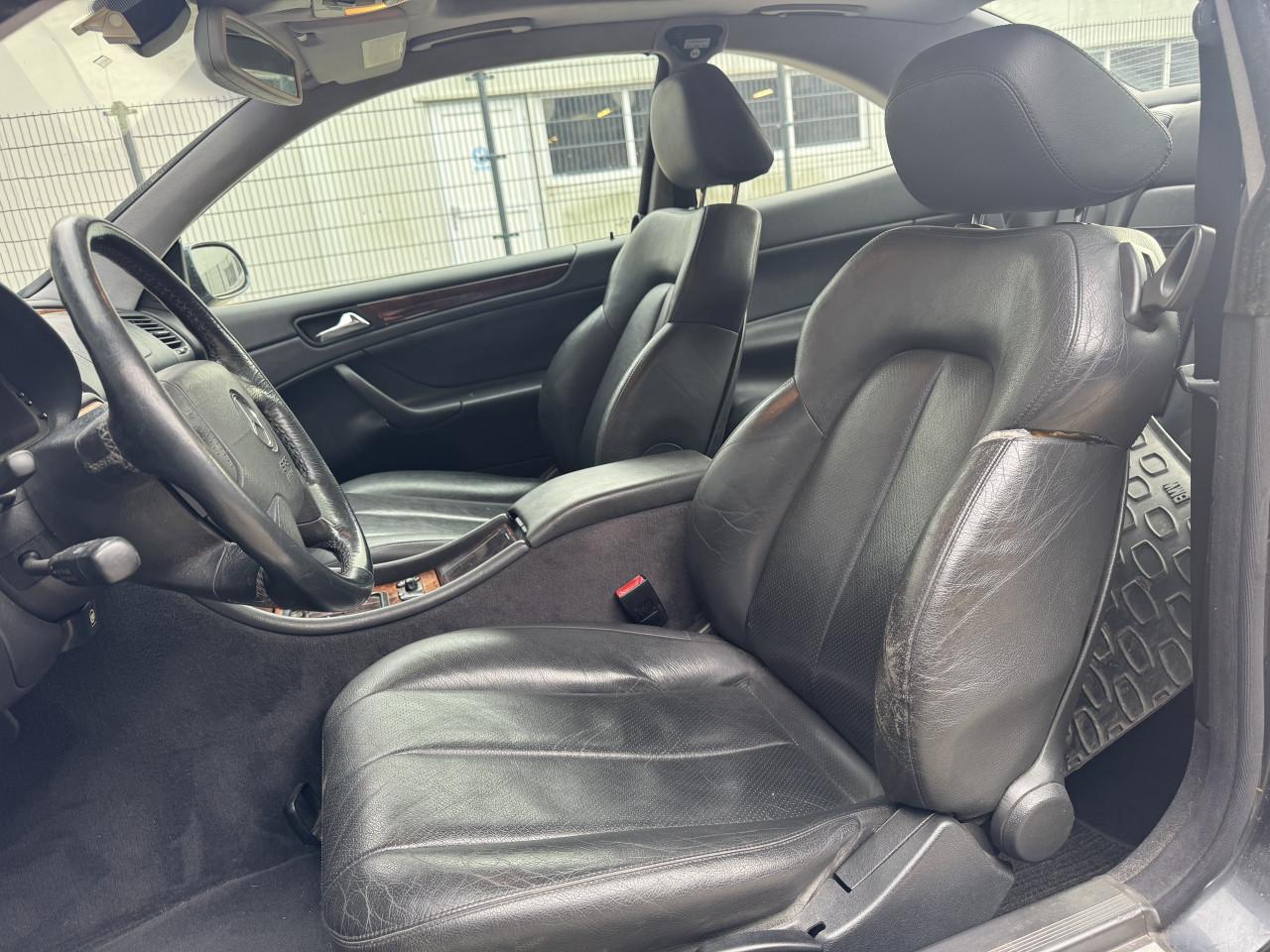 Mercedes CLK-Klasse 320 Coupé  Elegance Aut 160KW Blauw Airco Nap