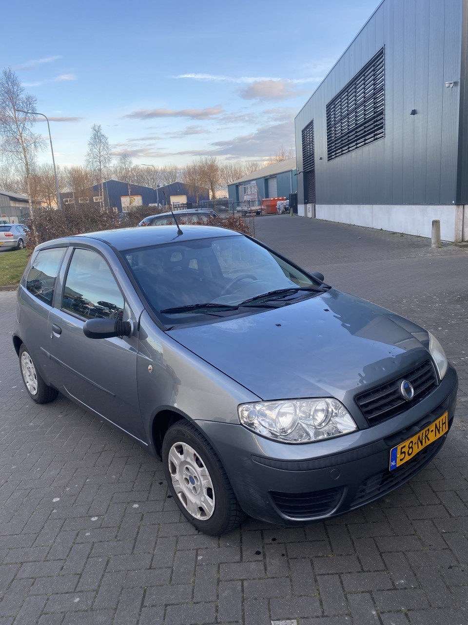 Fiat Punto 1.2 3DR 2004 Grijs | NAP
