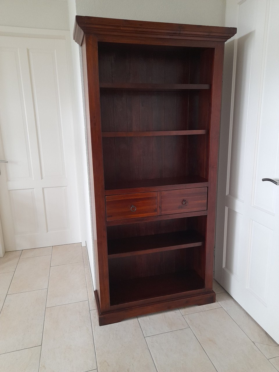 Mooie stevige Boekenkast 100 x 34,5 x 200H ( in goede nette staat )