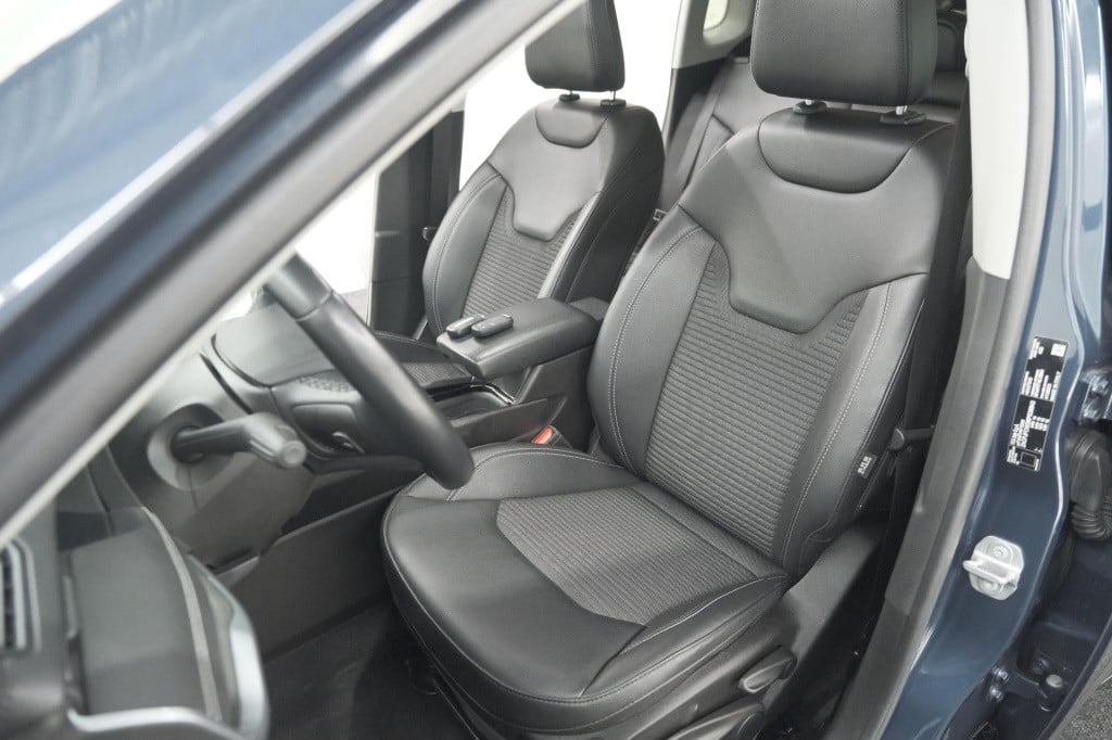 Jeep Compass 4xe 190 plug-in hybrid electric limited | elektrisch panoramad