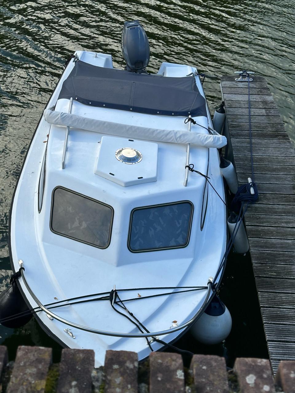 Motor boot shetland, vissersboot recreatie boot, veerse mee, is zeewaardig