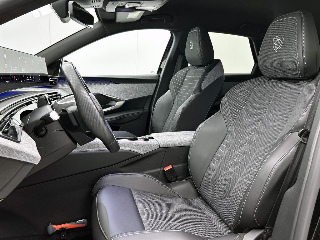 Peugeot 3008 hybrid 145 pk gt | rijklaar | elektrische kofferklep |