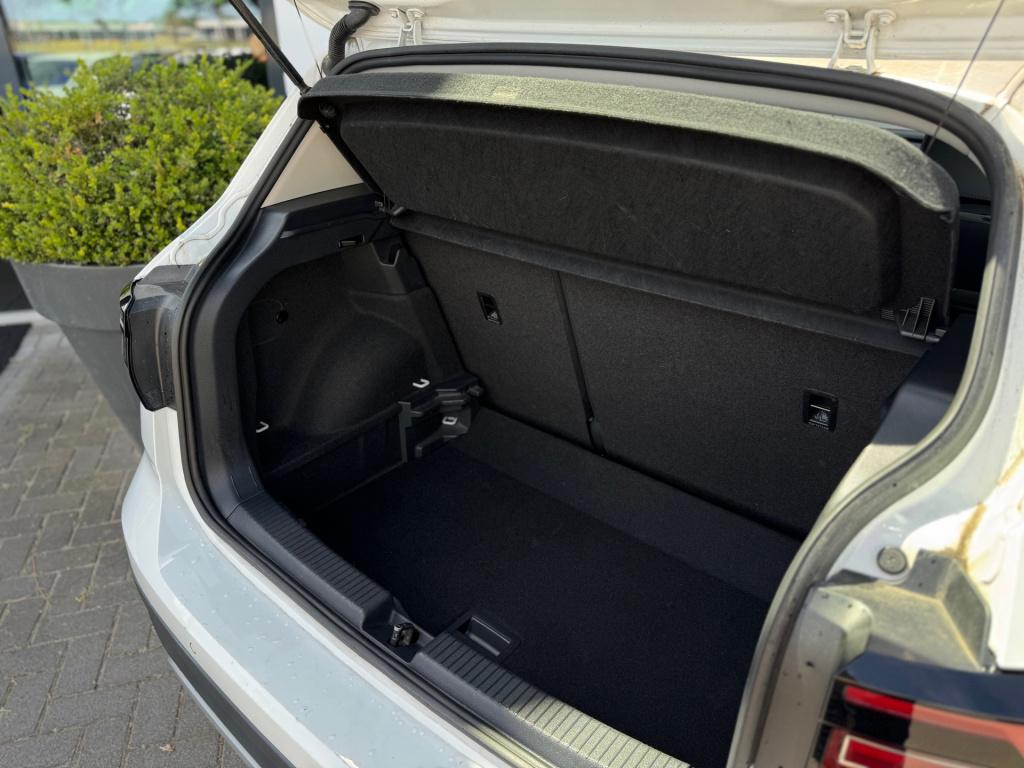 Volkswagen T-cross 1.0 tsi style * virtual cockpit * stoelverwarming * carp